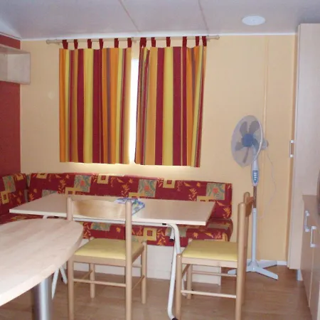 Natur Camping Bungalow T2 * 帕塔亚什