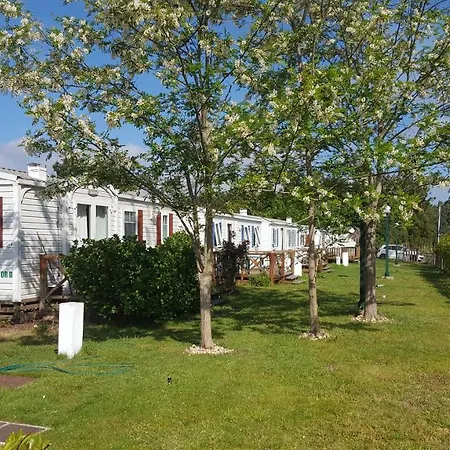 Natur Camping Bungalow T2 度假居 *